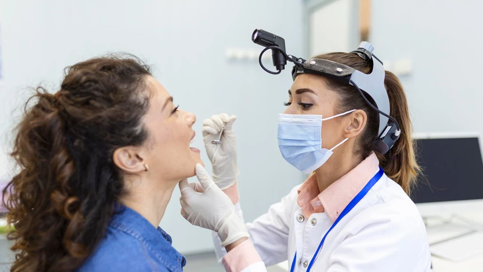 Хирург-оториноларинголог