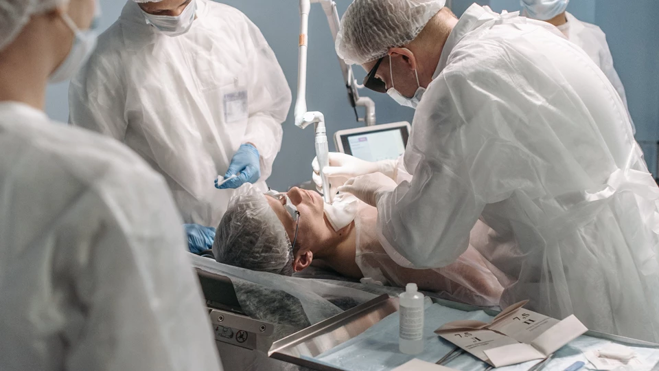 Хирург-эндокринолог