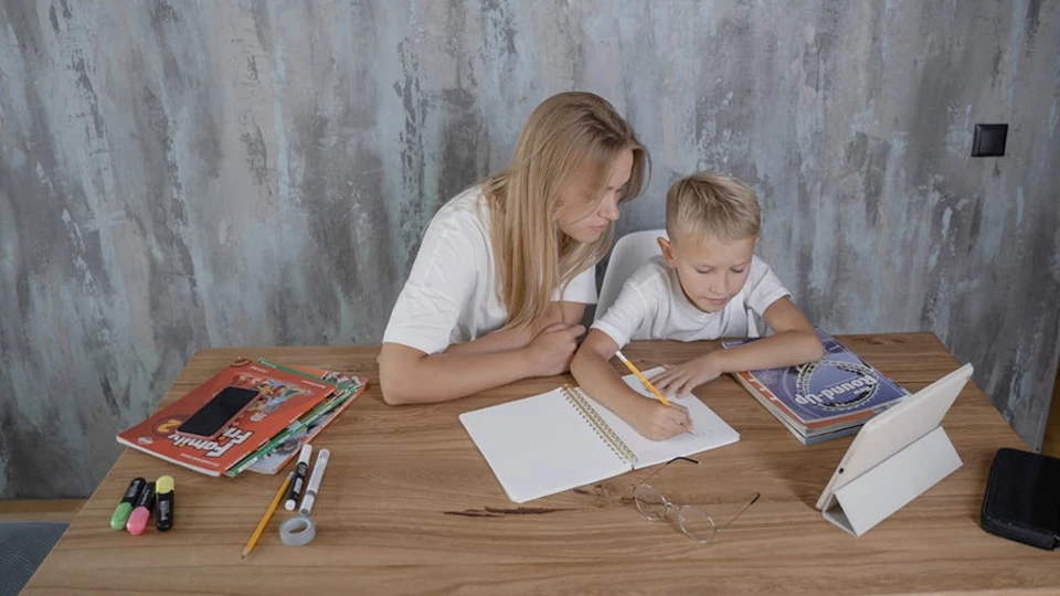 Гувернёр (гувернантка, домашний воспитатель)